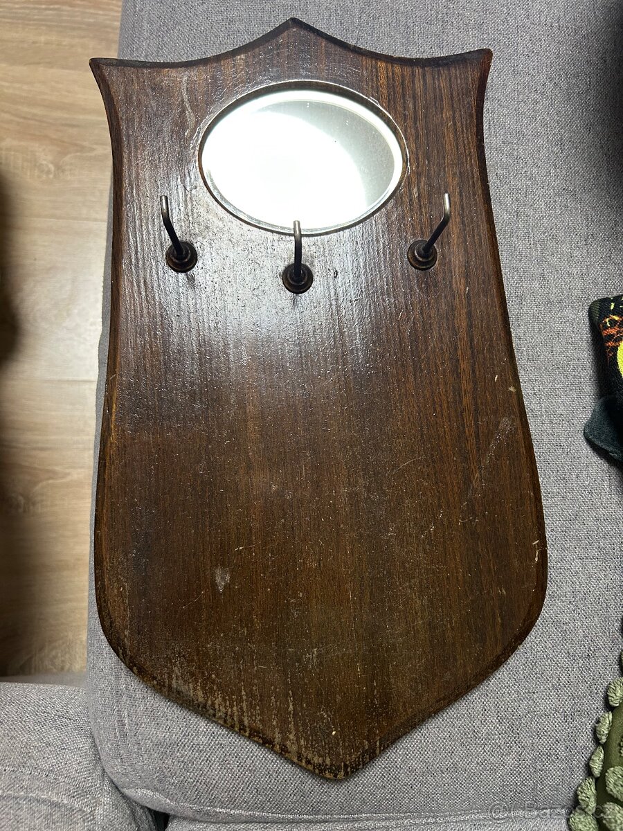 Věšák na klíče nebo kartáče