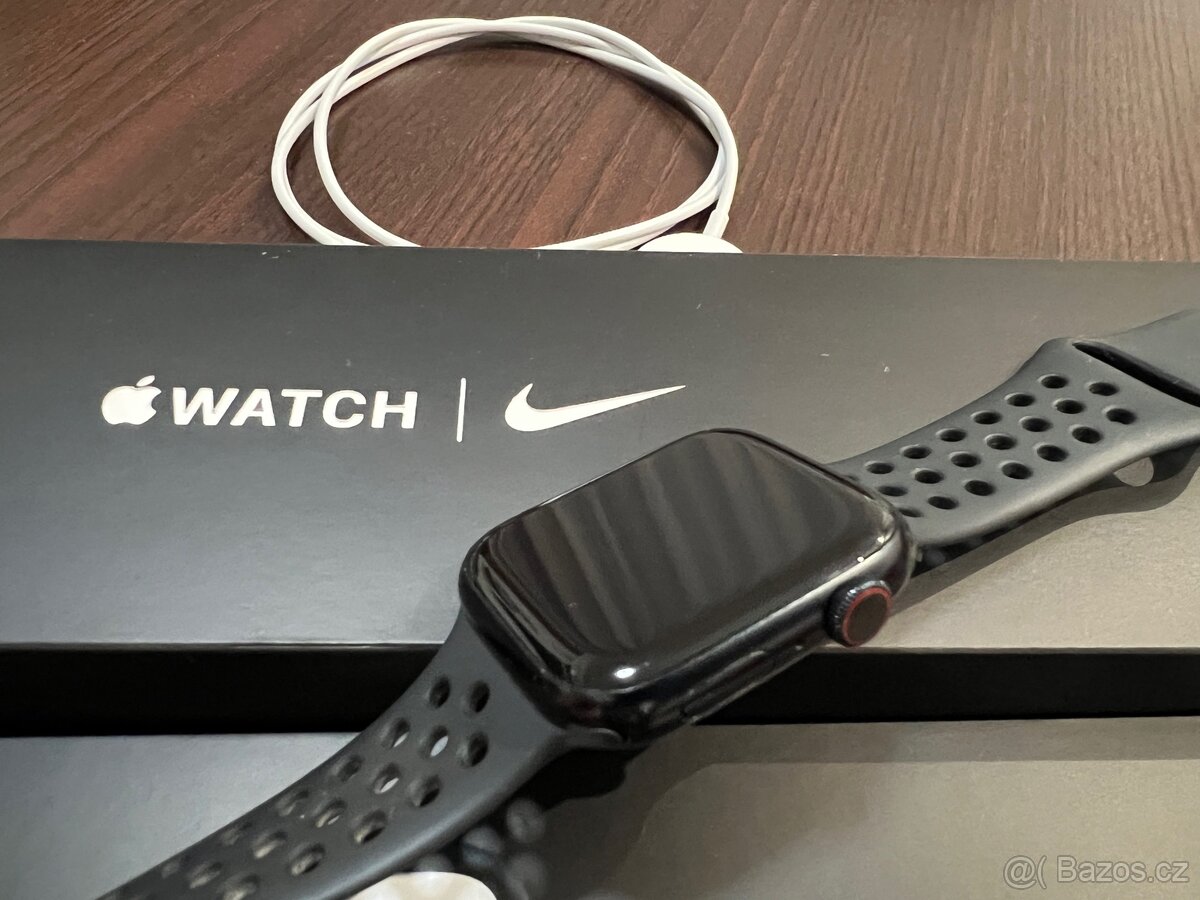 Apple Watch Nike 7 45mm, cellular