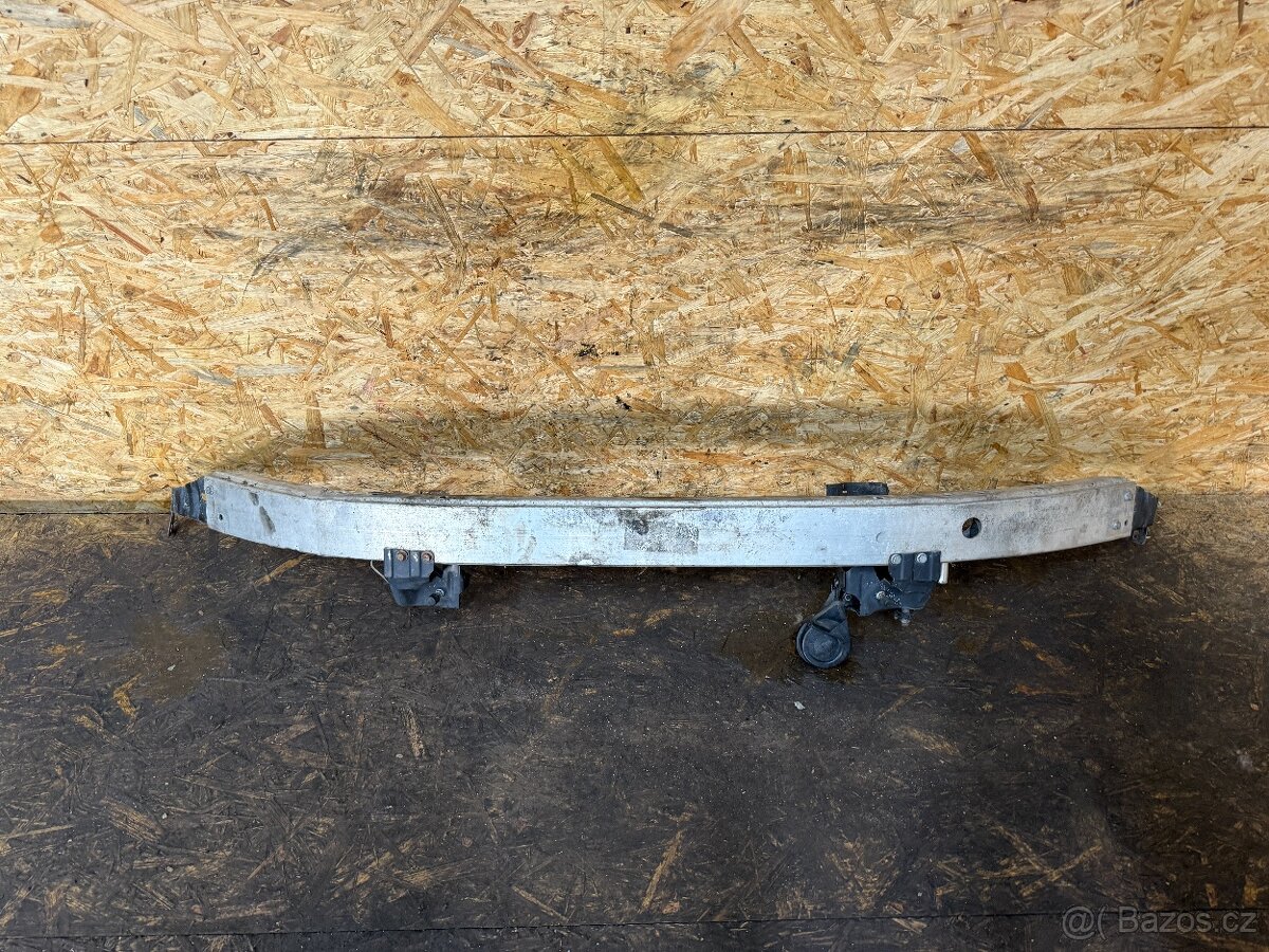 PŘEDNÍ VÝZTUHA NÁRAZNÍKU MERCEDES W211