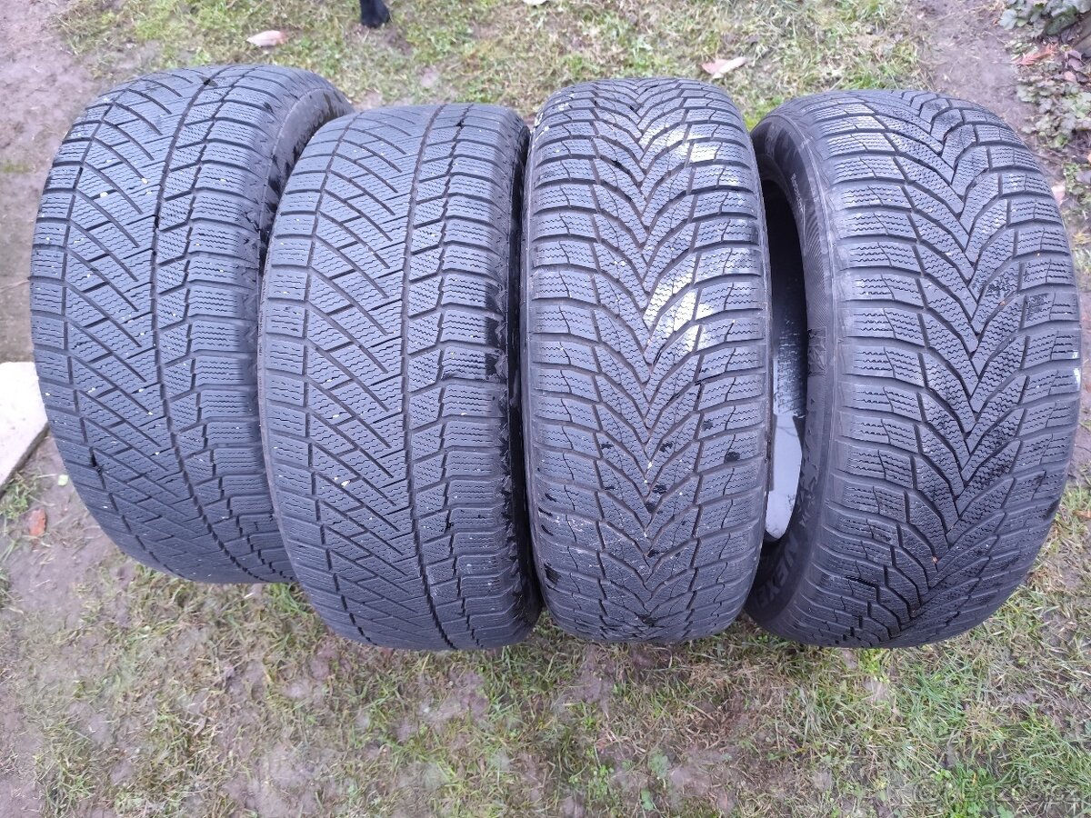 Zimní pneu 235/55/17