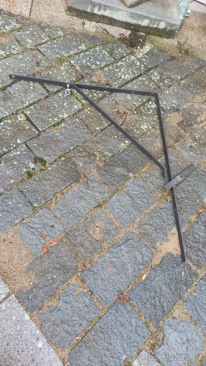 Prodám držák na zeď - šibenice.
