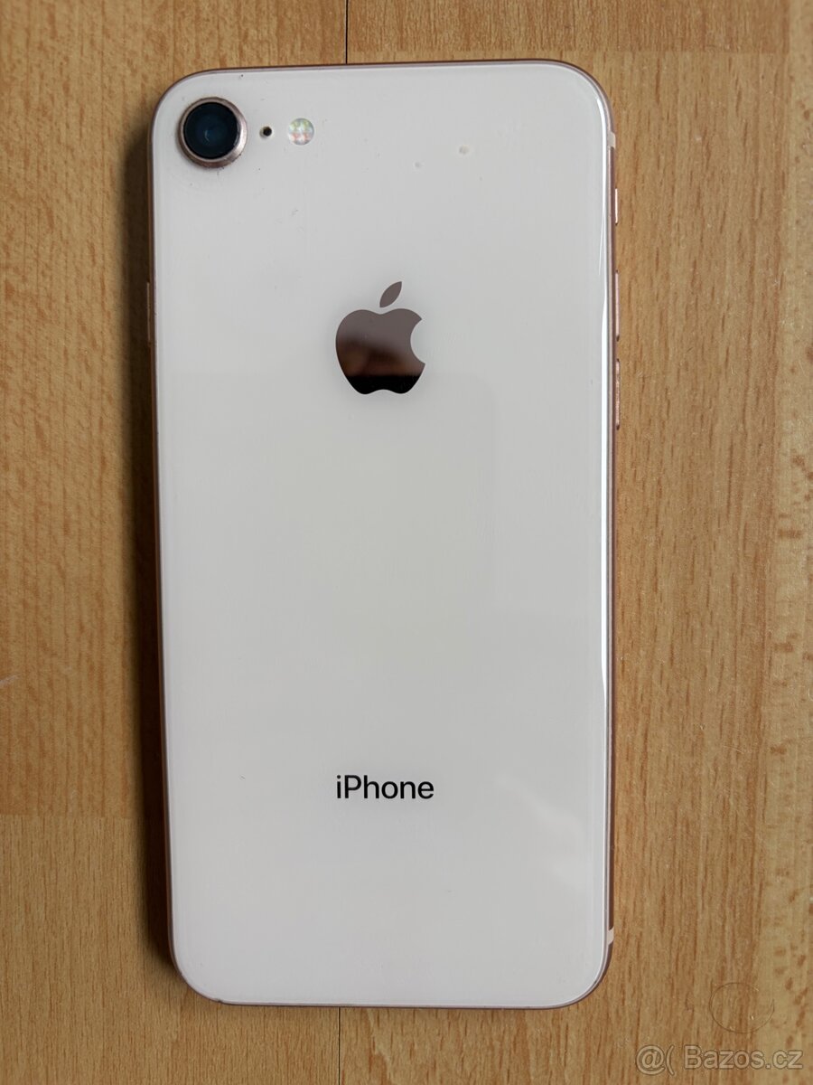IPhone 8 růžový