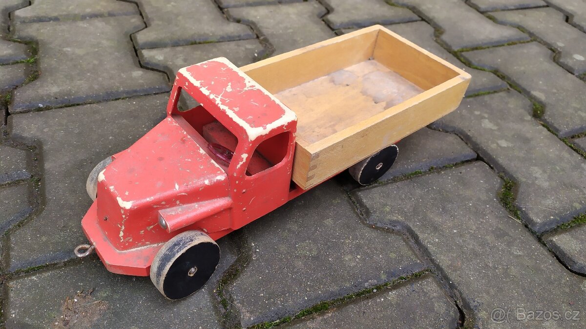 Staré nákladní auto hračka
