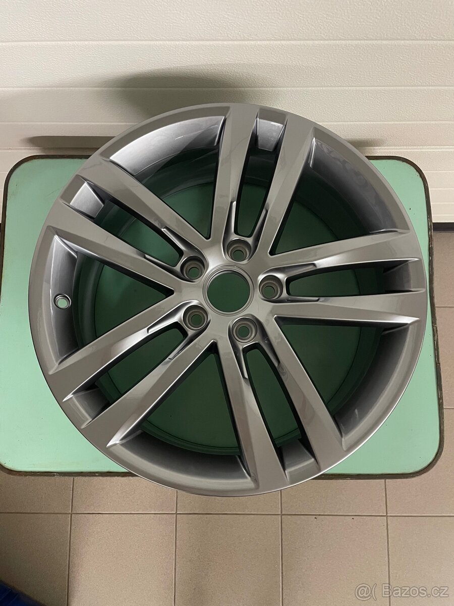Sada nových kol VW Golf 6-7-8 R18