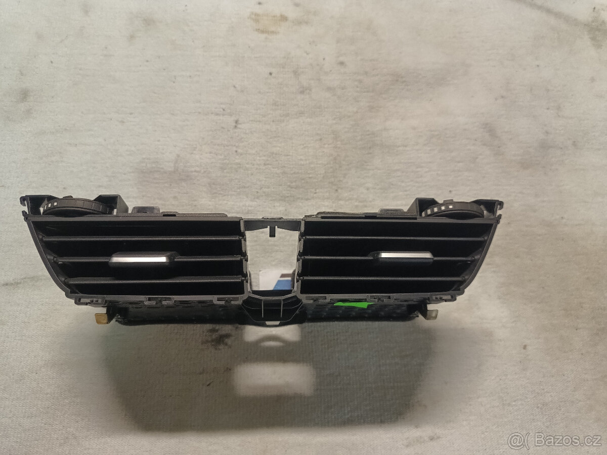 Mřížky - výdechy topení BMW i3