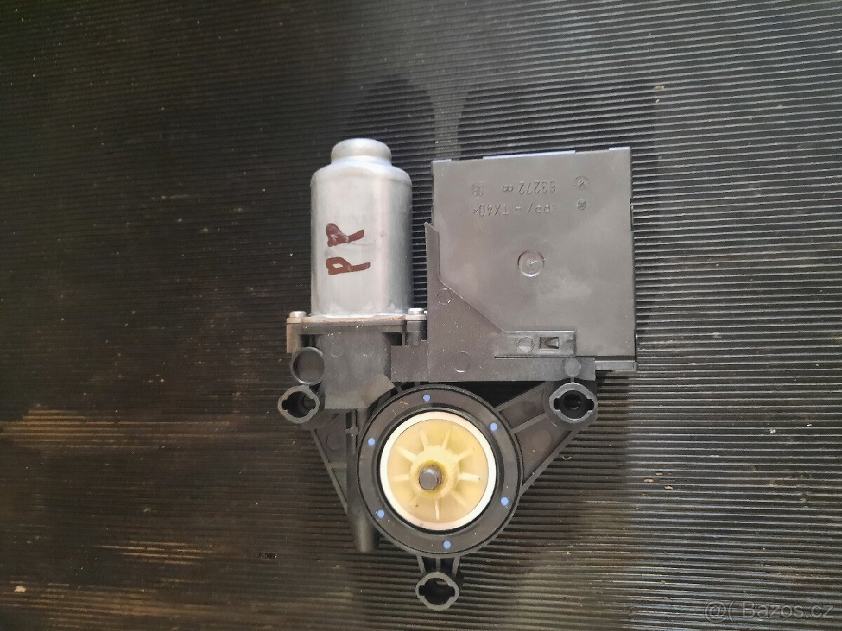 PP motorek stahovačky (Touran)