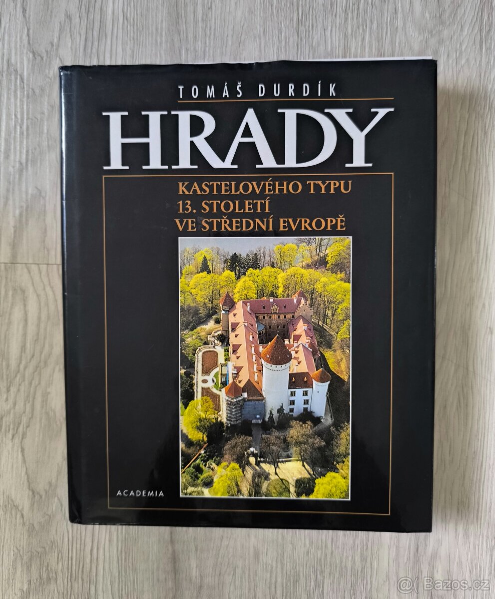 HRADY kastelového typu