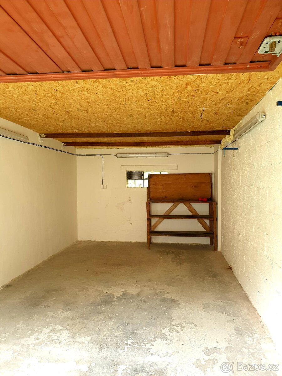 Prodej garáže s elektřinou, 23 m2, ul. Pod Výtahem, Slezská
