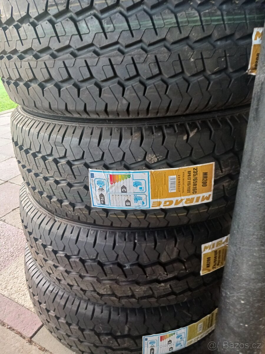 235/65R16c