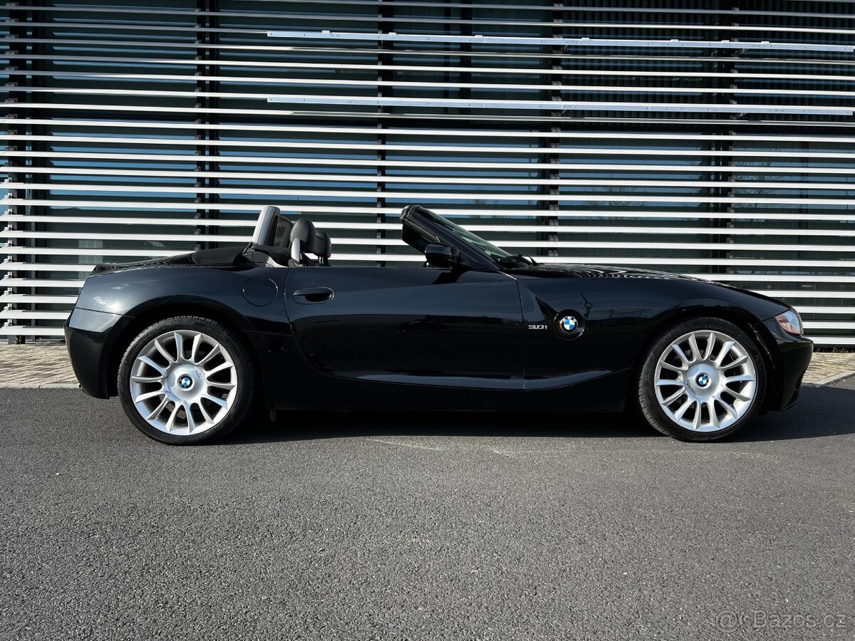 BMW Z4 3.0i E85 manuál