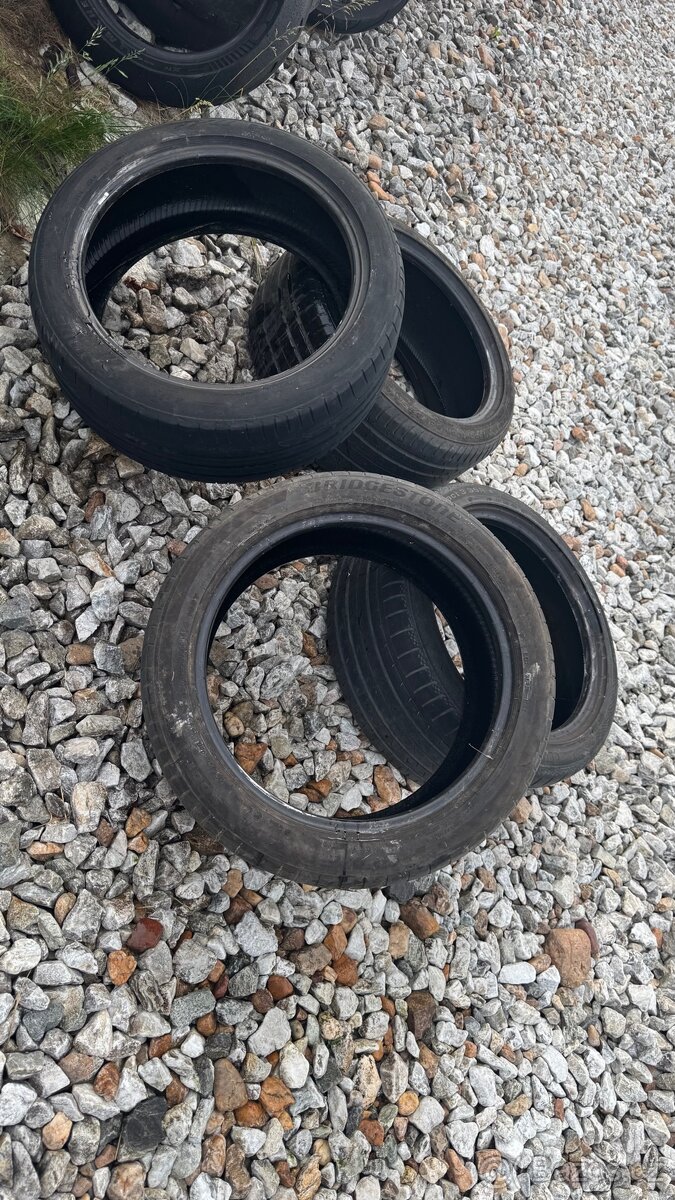 Pneu 275/40 R19 a 245/45 R19