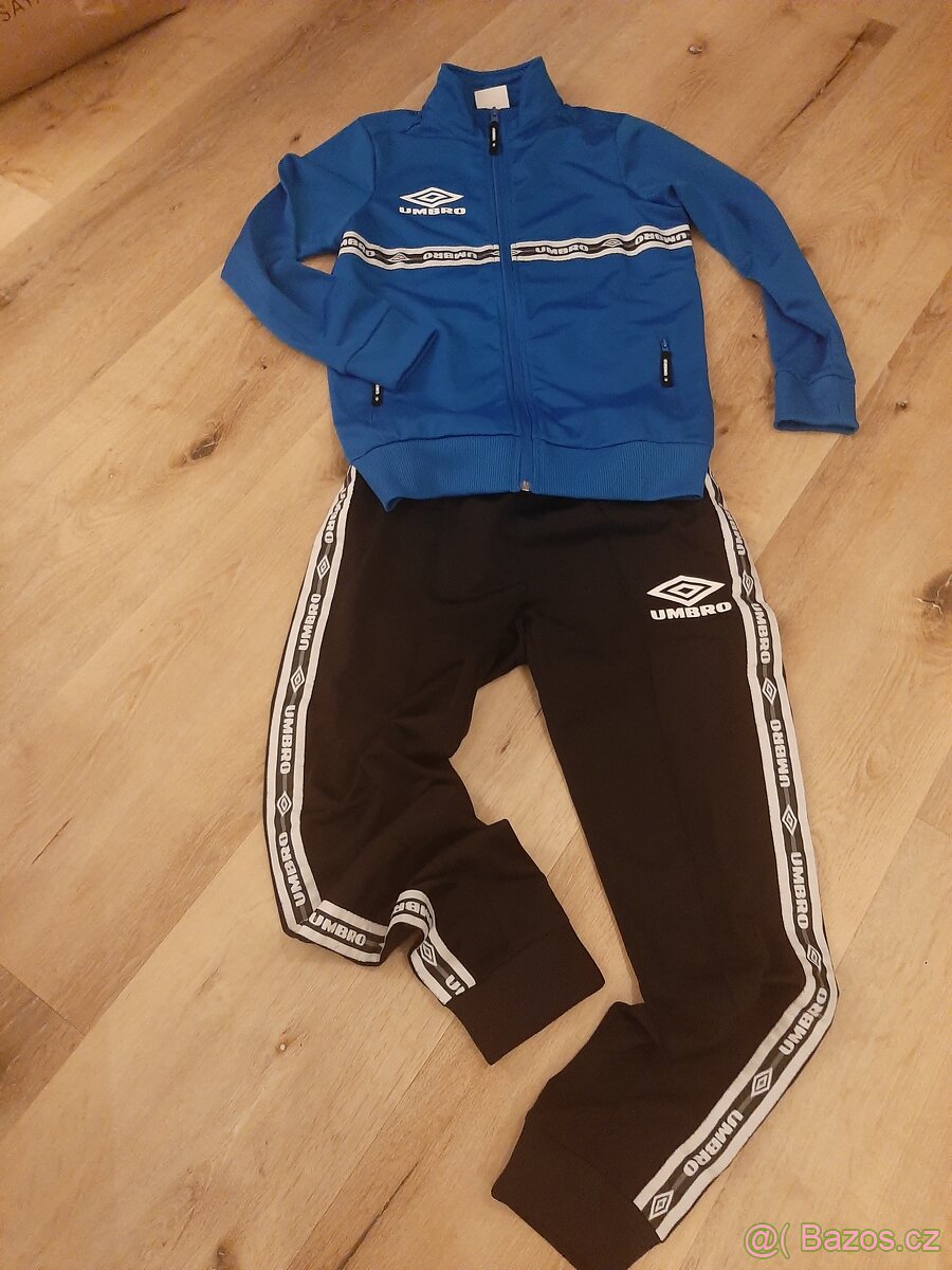Chlapecká tepláková souprava UMBRO vel. 152