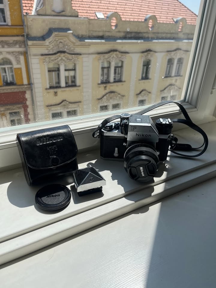 Nikon F + príslušenství