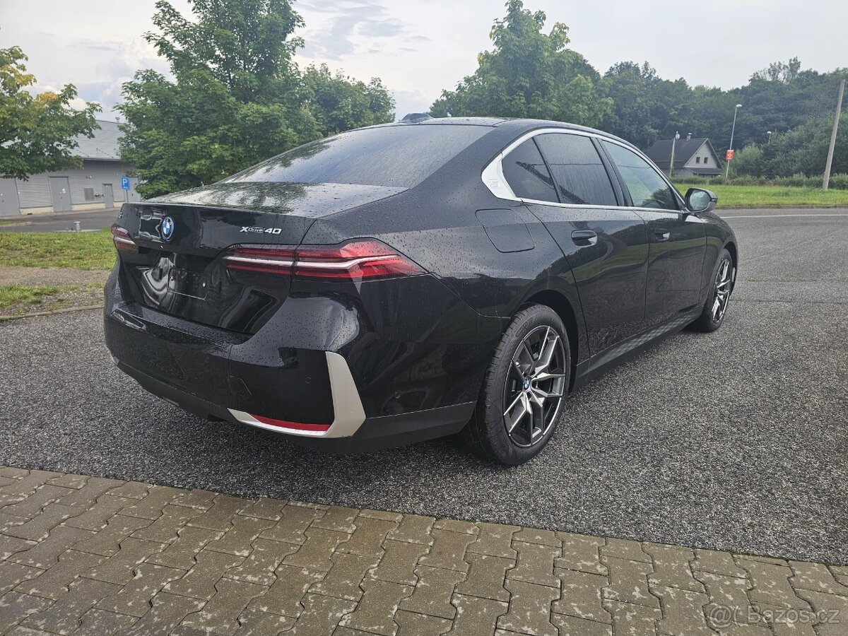 BMW i5 xDrive40 G60 Sapphire Black 2025