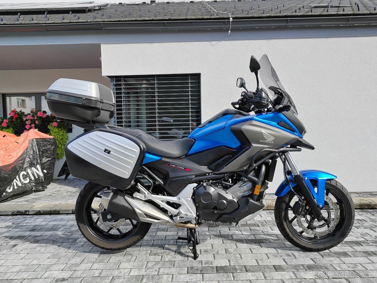 Honda Nc 750x najeto 5900km