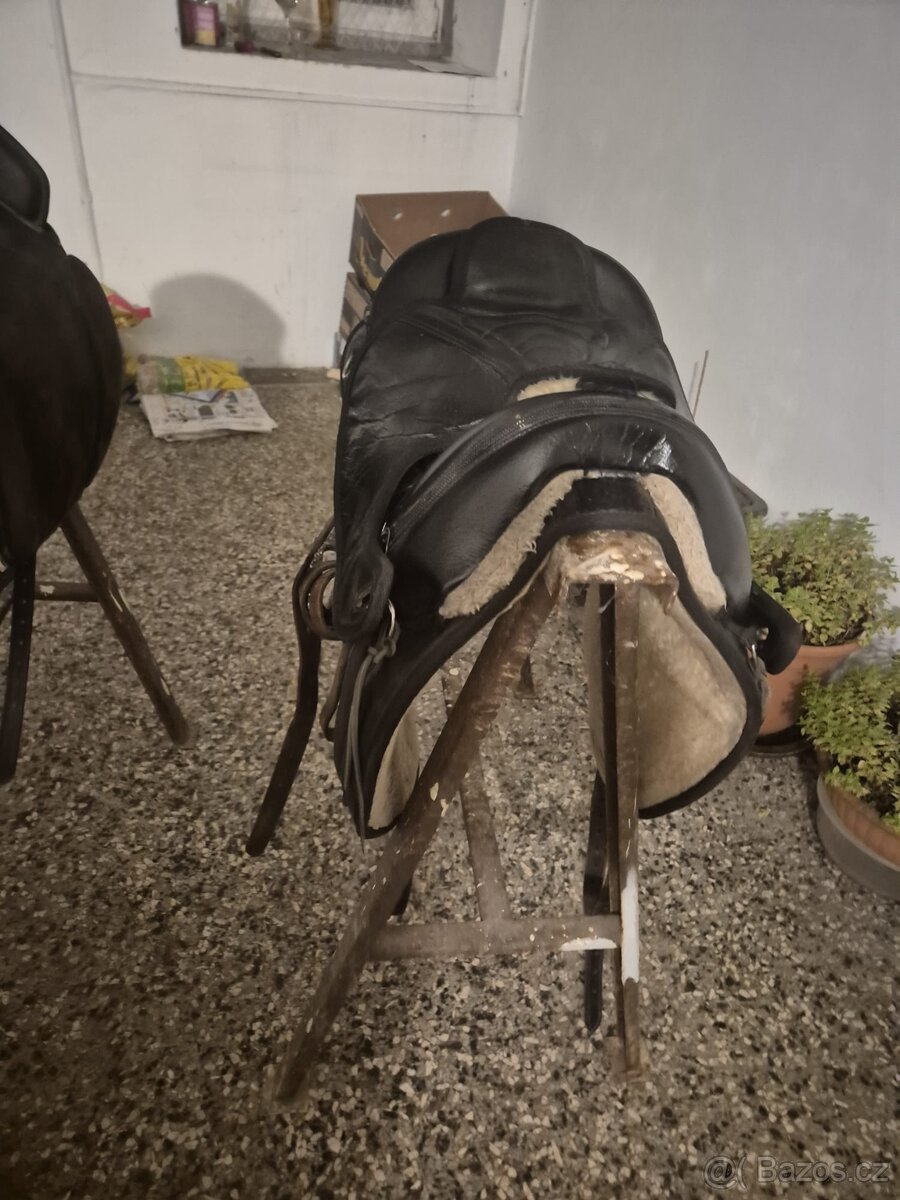 Bezkostrové Sedlo podobní Barfoot
