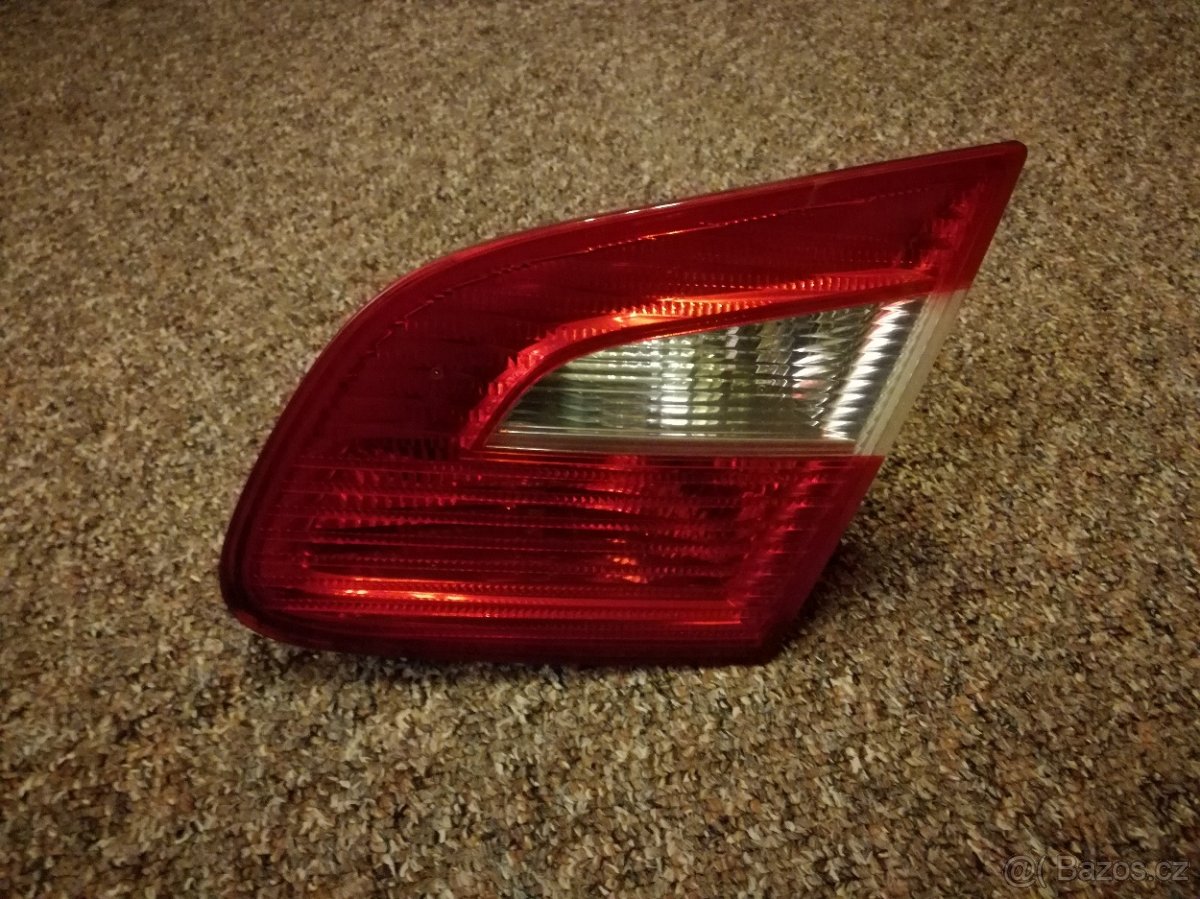 Zadní kufrové světlo ŠKODA Superb II