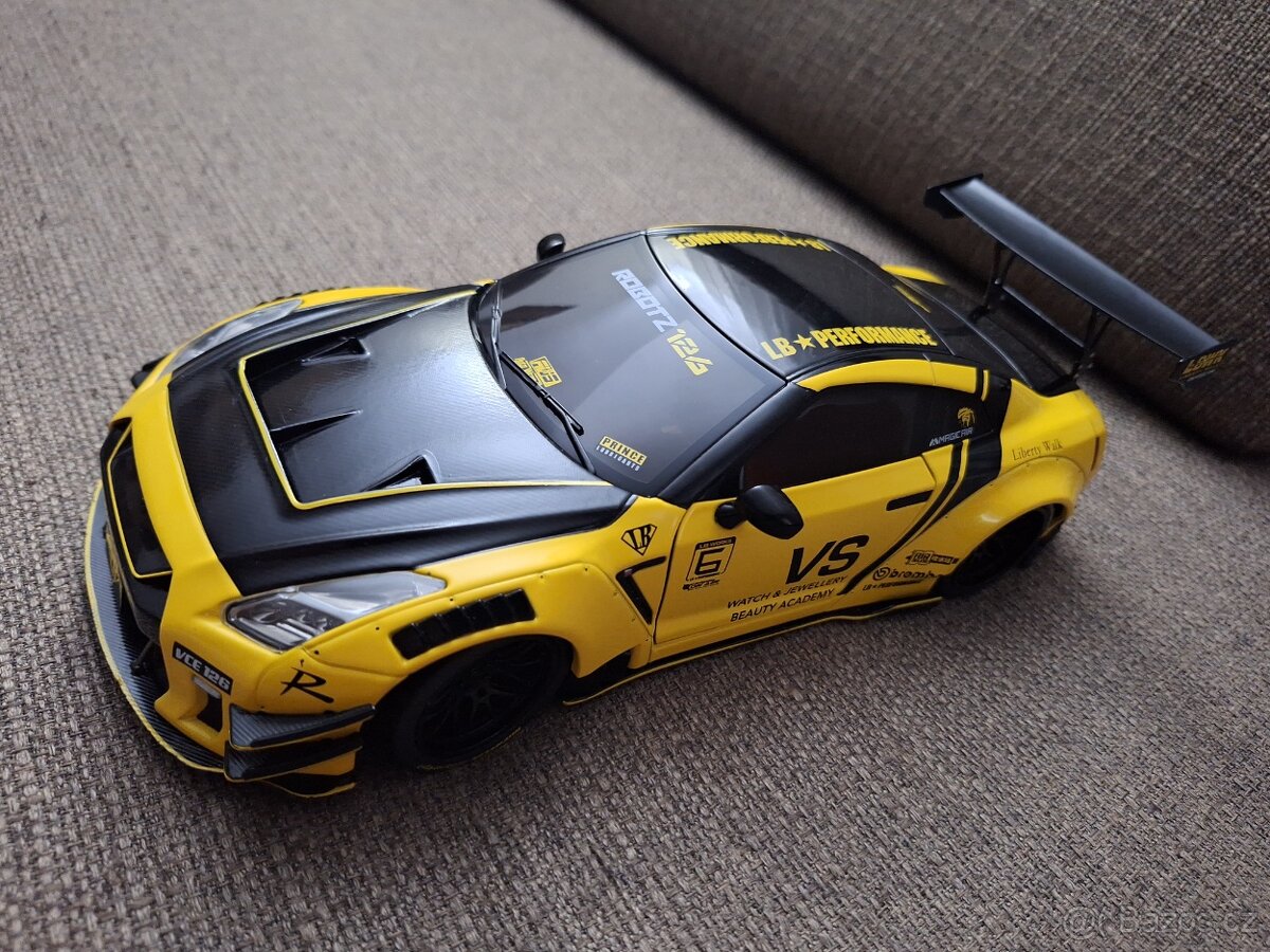 Nissan Skyline 1:18 Solido