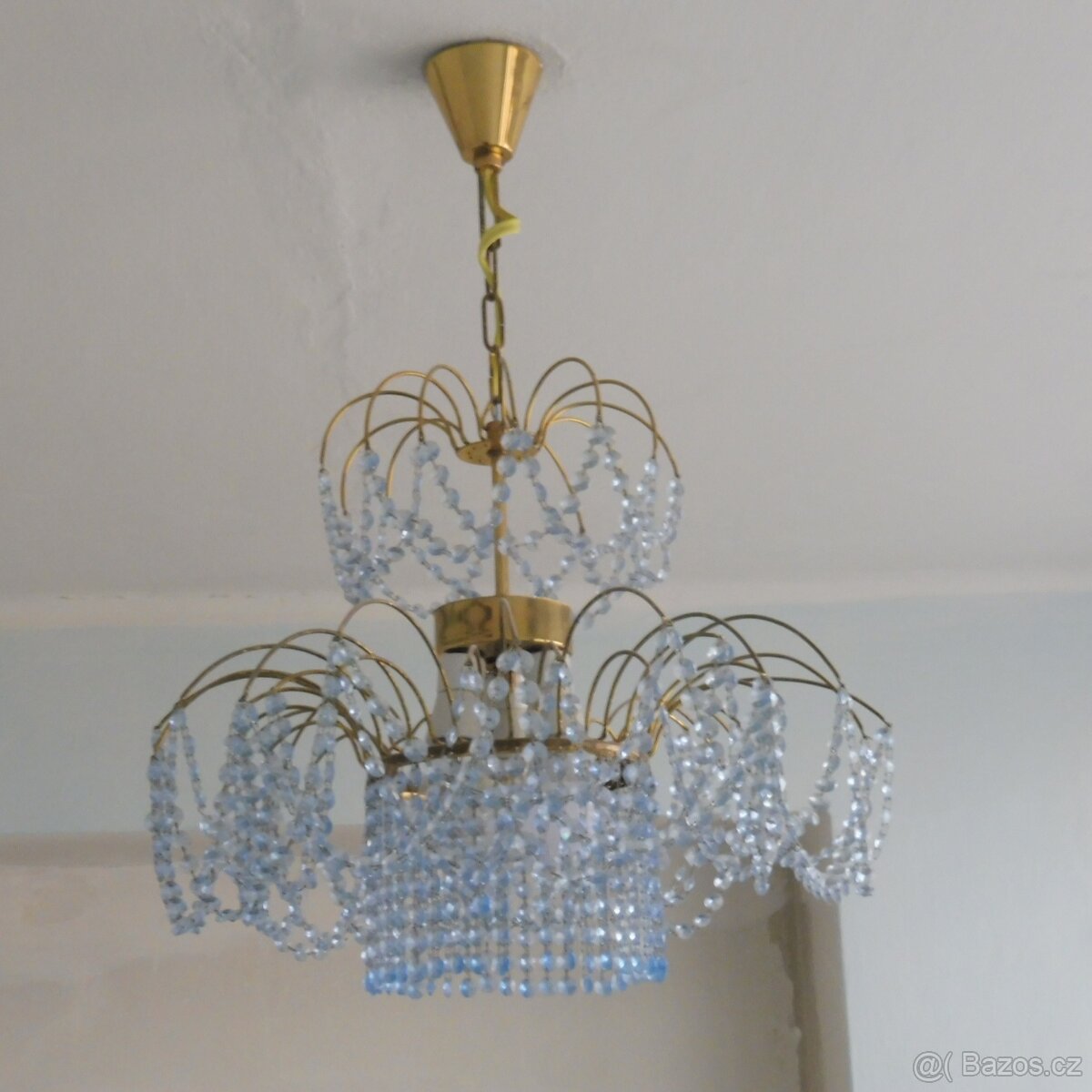 Modrý křišťálový lust