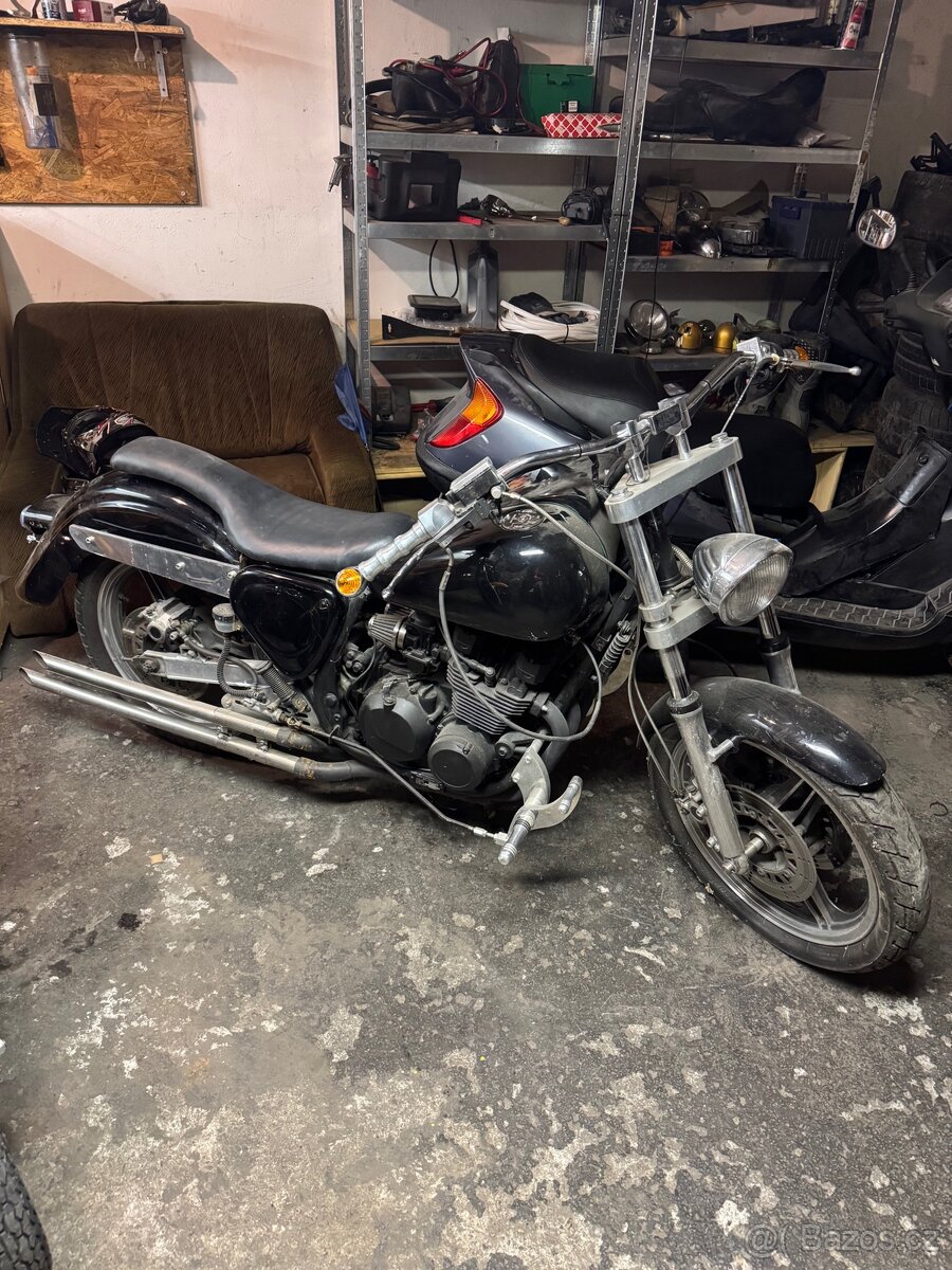 Kawasaki zx 550 stavba chopper Cafe racet