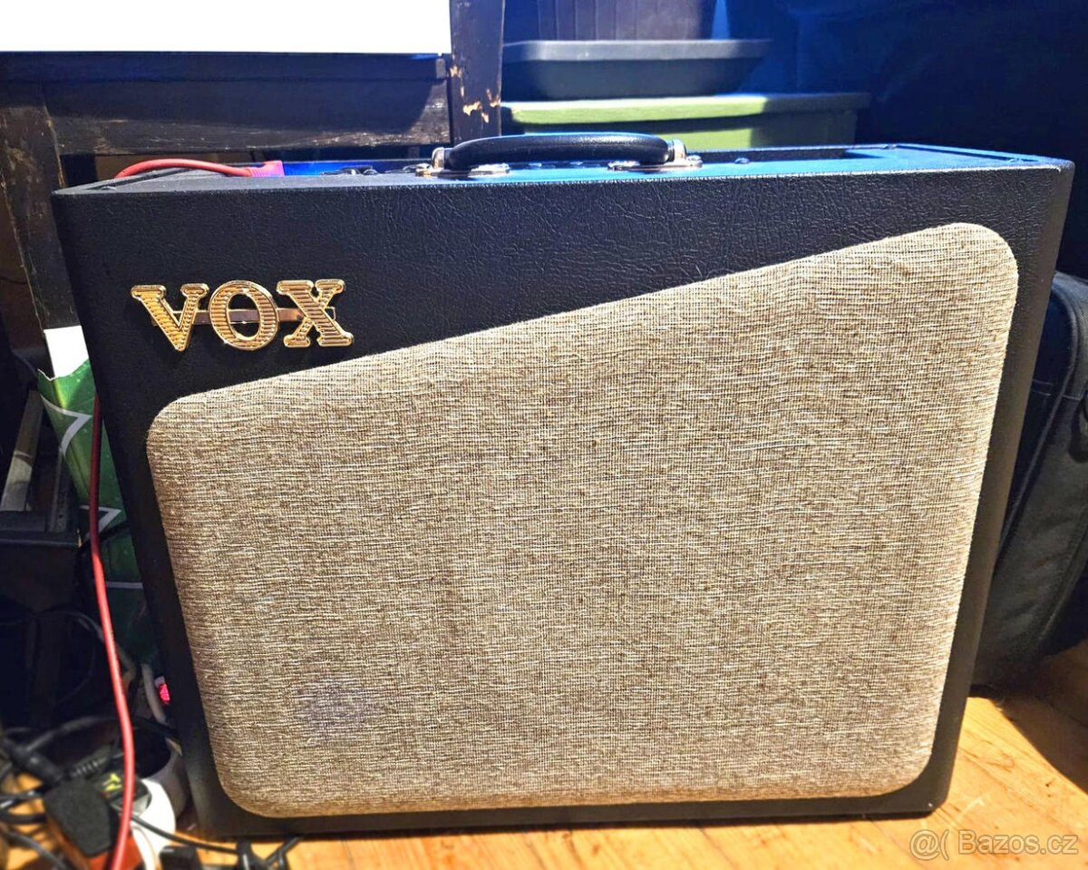 VOX AV30 (polo-lampové kombo 2x12AX7)
