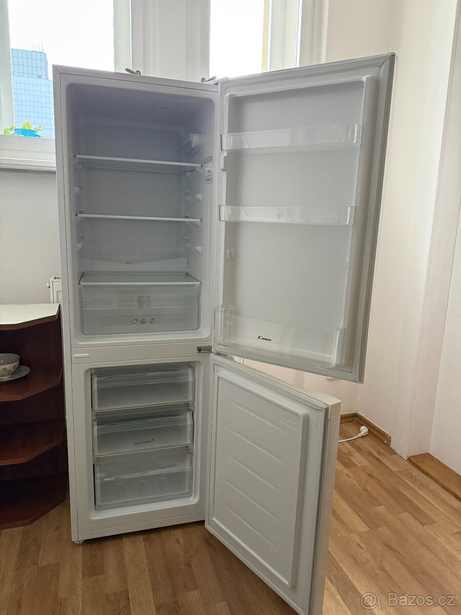Lednice Candy CMCL 4144WN s mrazákem skvělý stav