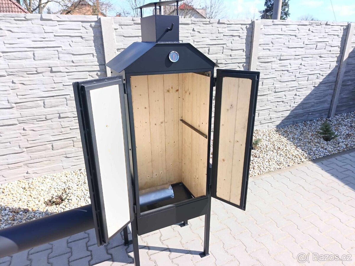 Zahradní udírna XL vydřevena