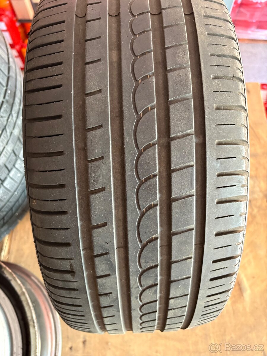 Pneu 225/40-18