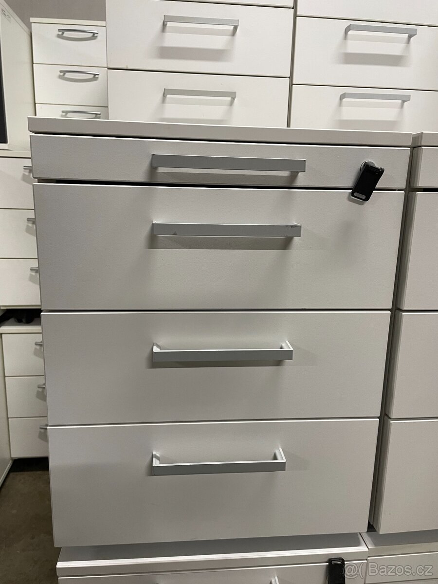 Kancelářské kontejnery Steelcase