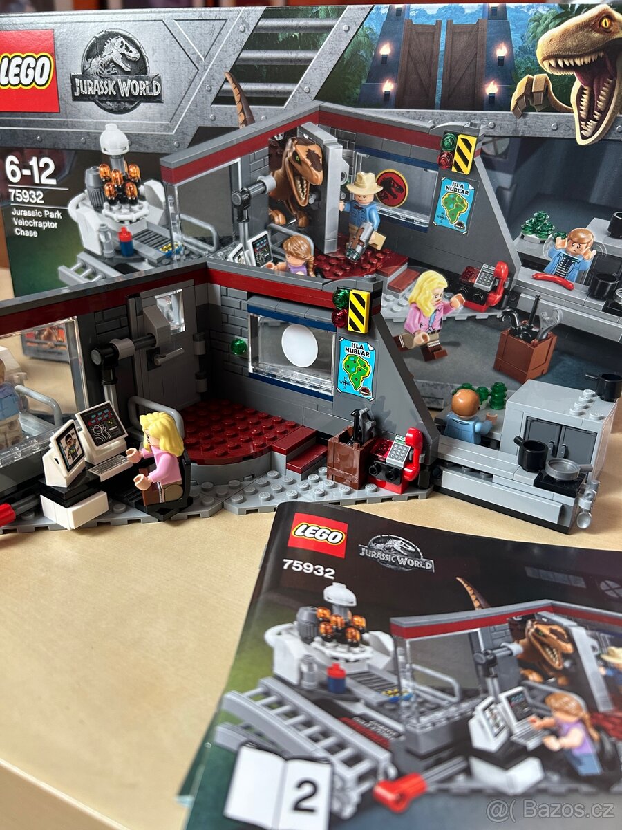 LEGO Jurrasic World 75932 Jurský Park: Hon na Velociraptora