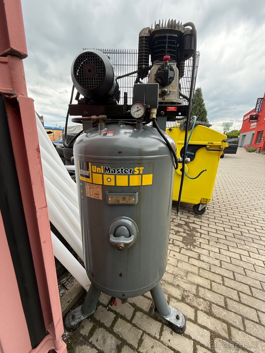 Pístový kompresor Schneider