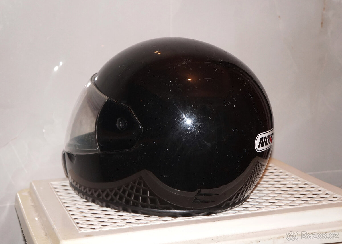 Helma na motorku S motocyklová přilba Nokai vel. S 54-55cm.