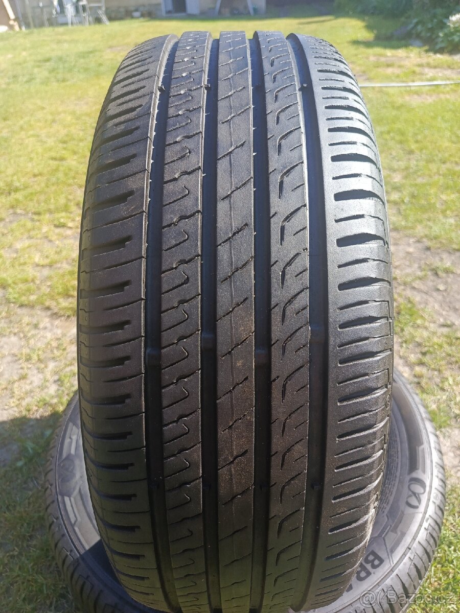 Prodám 205/55R16 2ks letní pneu vzorek 95%cena za 2ks