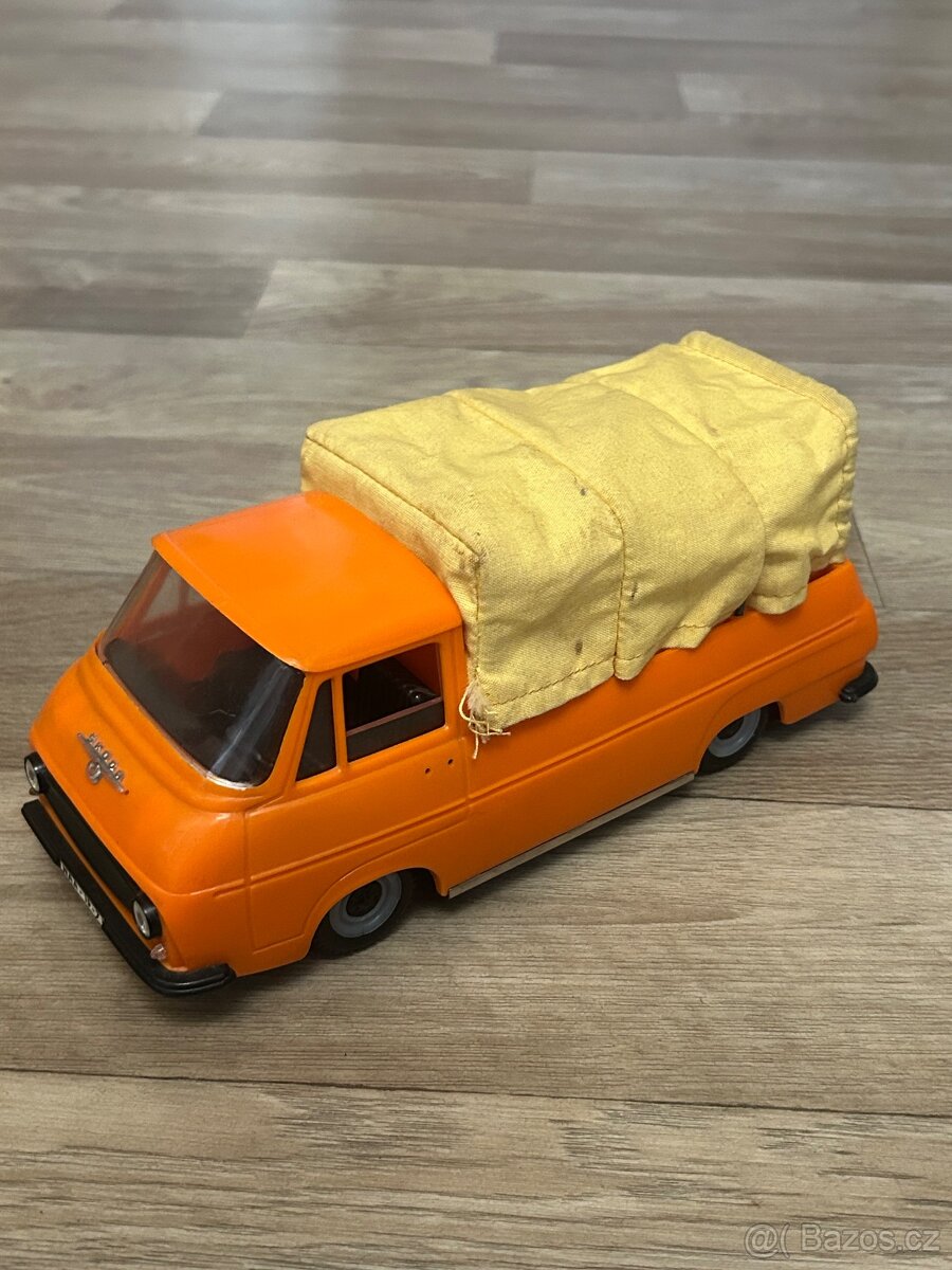 KDN Škoda 1203 plachta 1:20