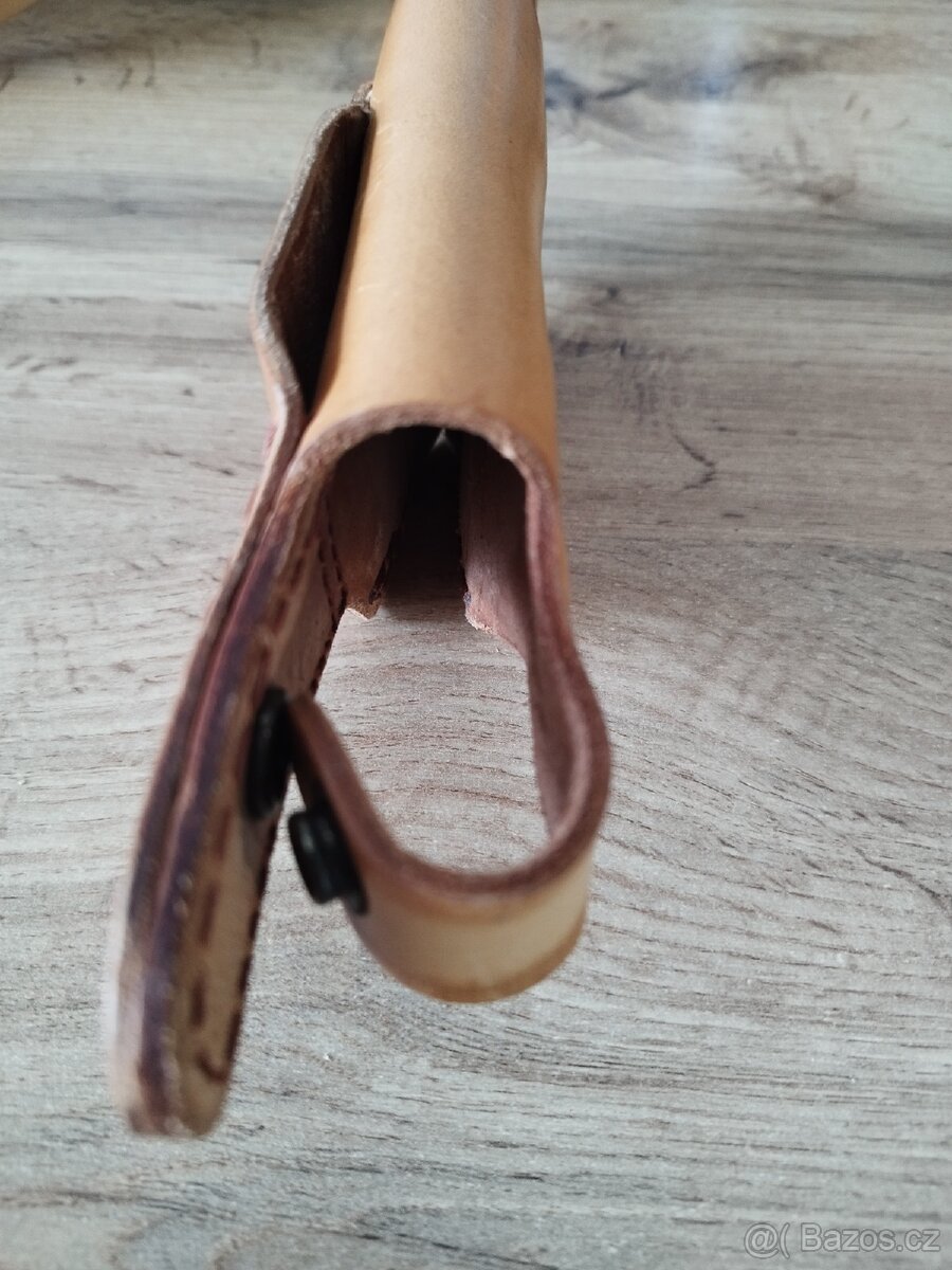 Opaskové pouzdro k samonabíjecí pistole M57/TT 33 Tokarev.