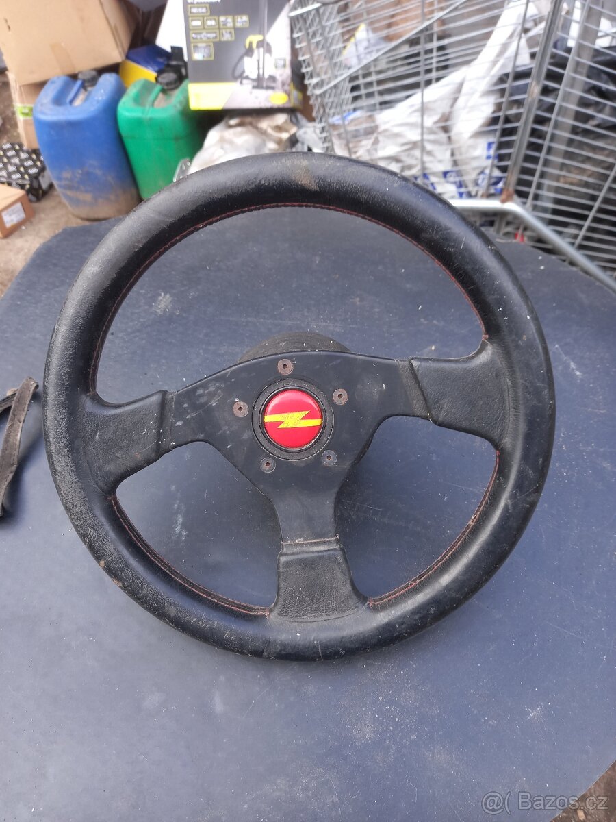 Sportovni volant victor