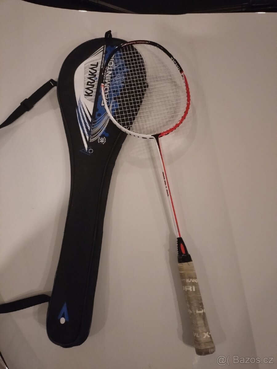 Raketa na badminton