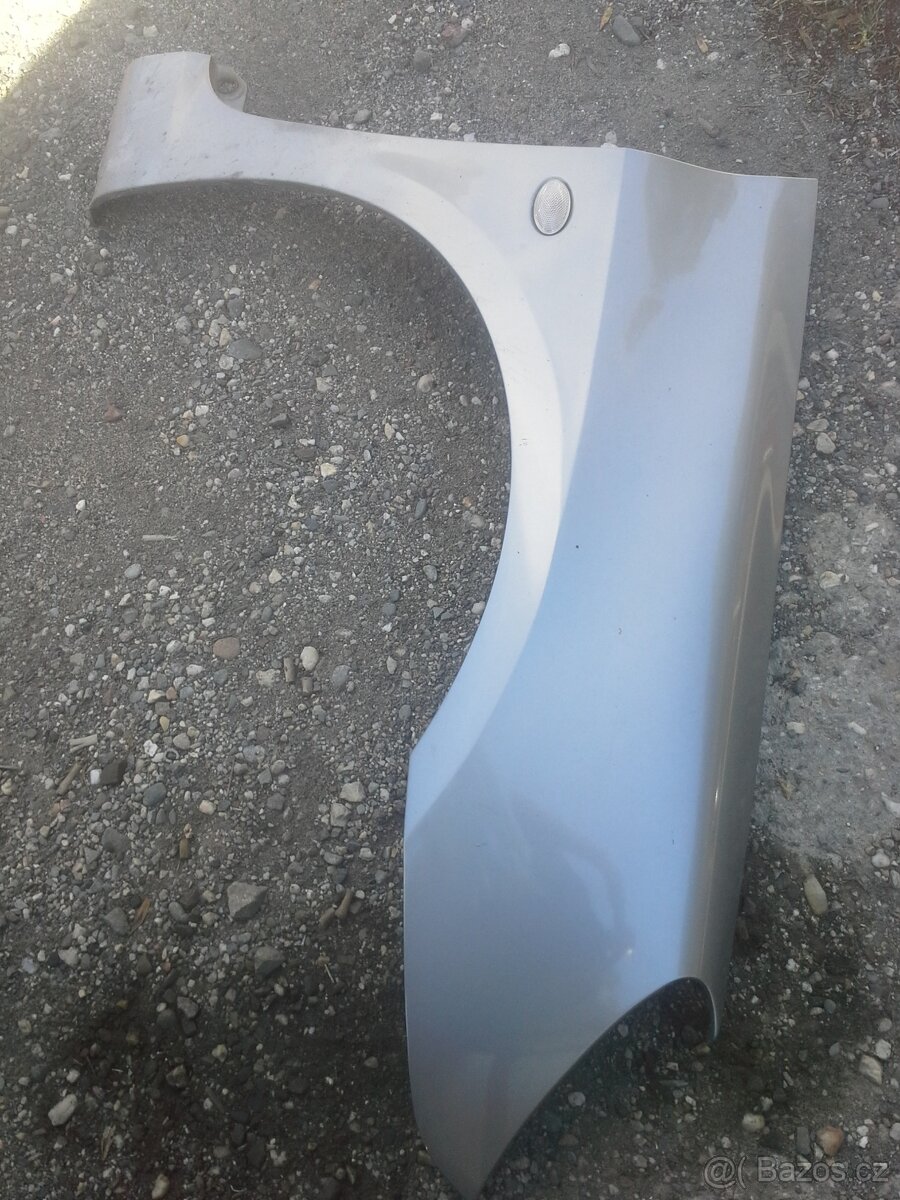 Peugeot 307 sw . hlava motoru 1.6i,el sklopna zrcatka,kapota
