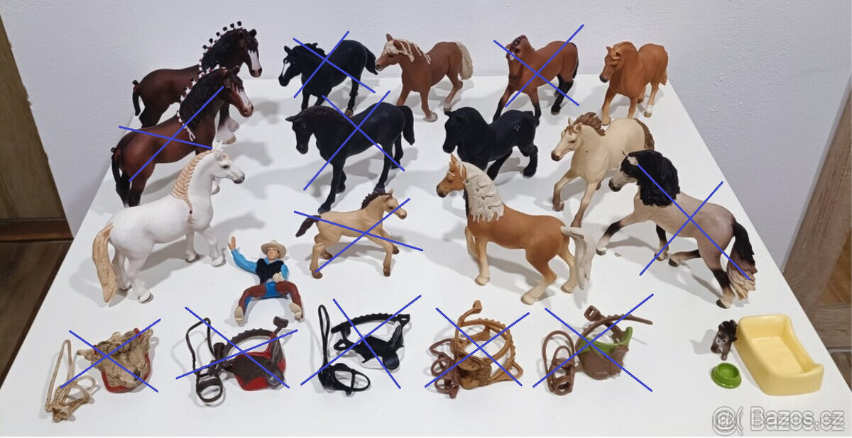 Schleich koně a příslušenství.