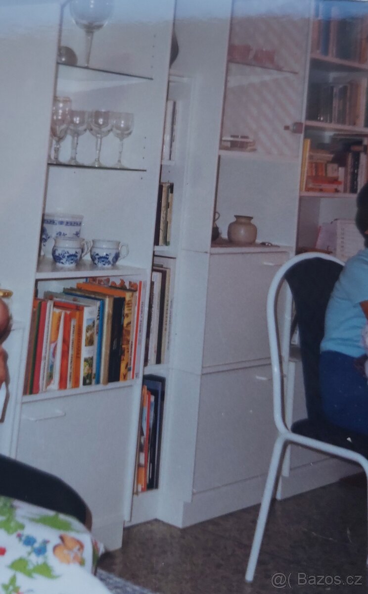 Bílá obývací stěna obýváková