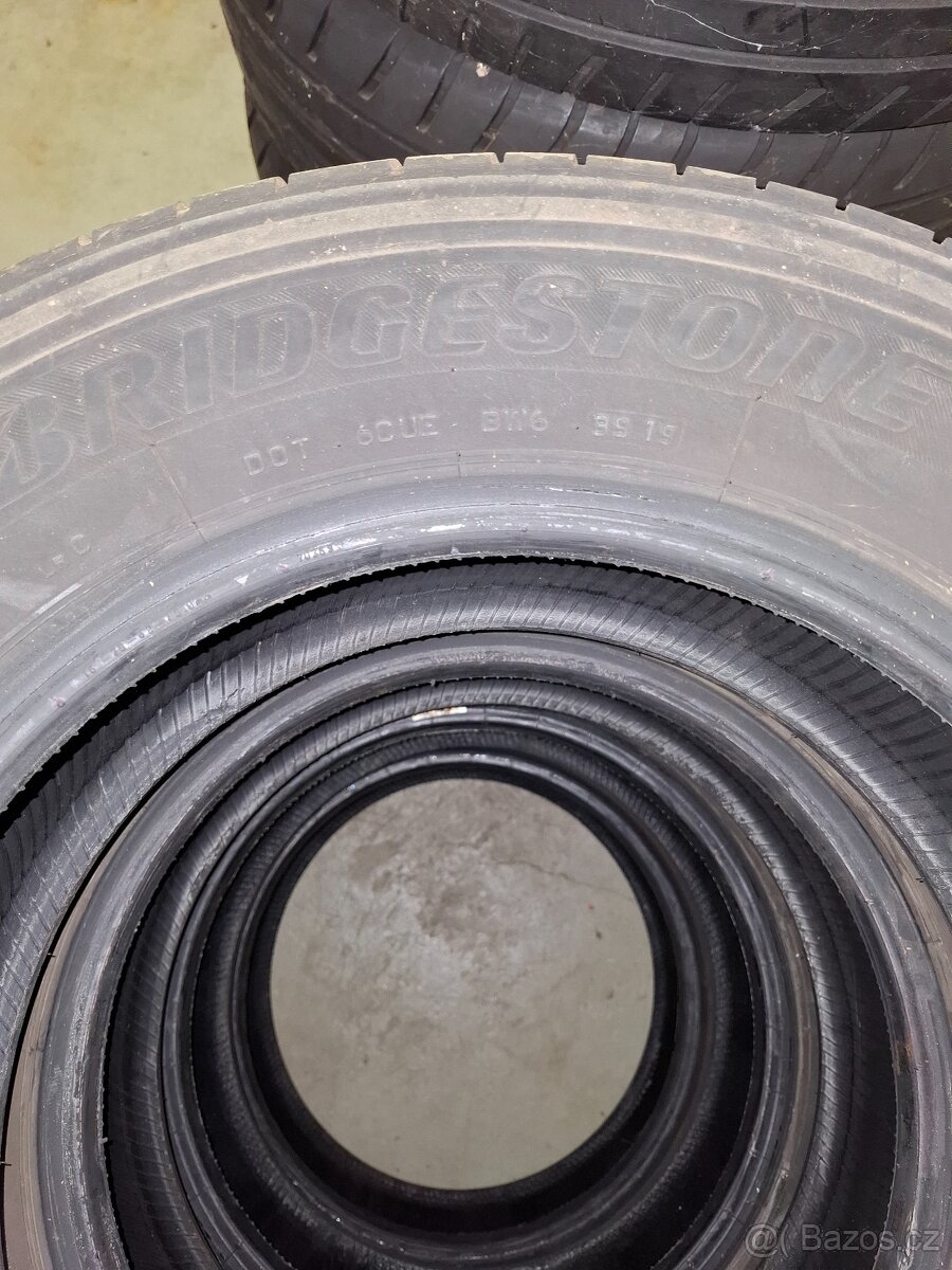 2x Letní pneumatiky pro VW Multivan 215/65r16c 106/104t
