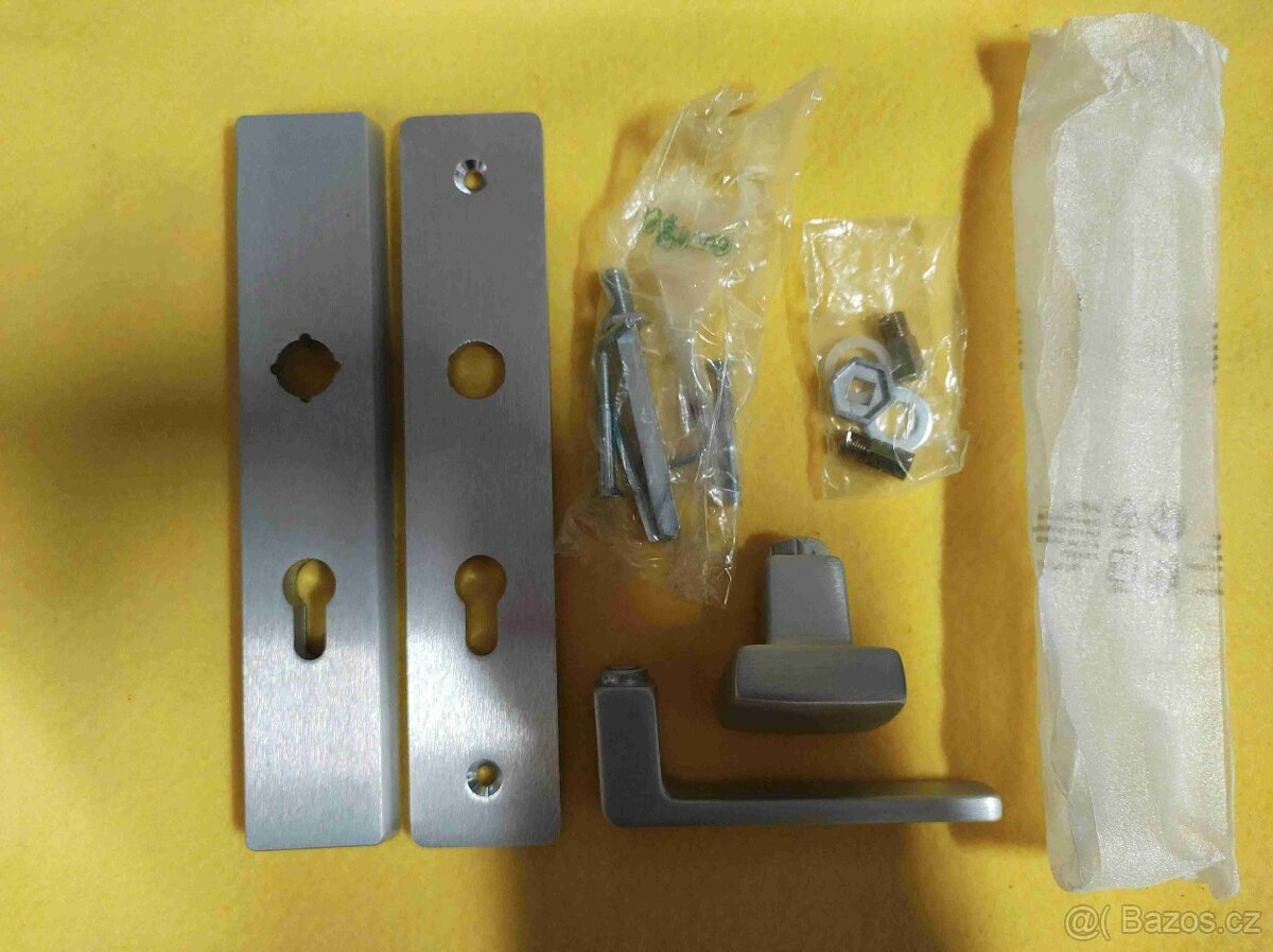 Bezpečnostní kování COBRA TOWER klika + koule-nové