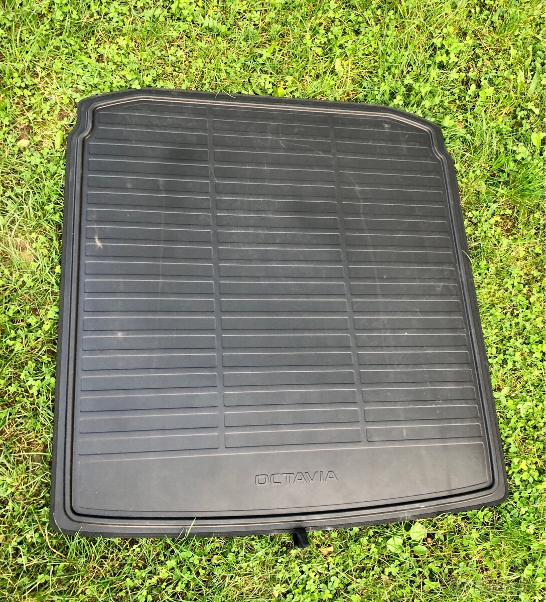 Oboustranný koberec Škoda Octavia Combi
