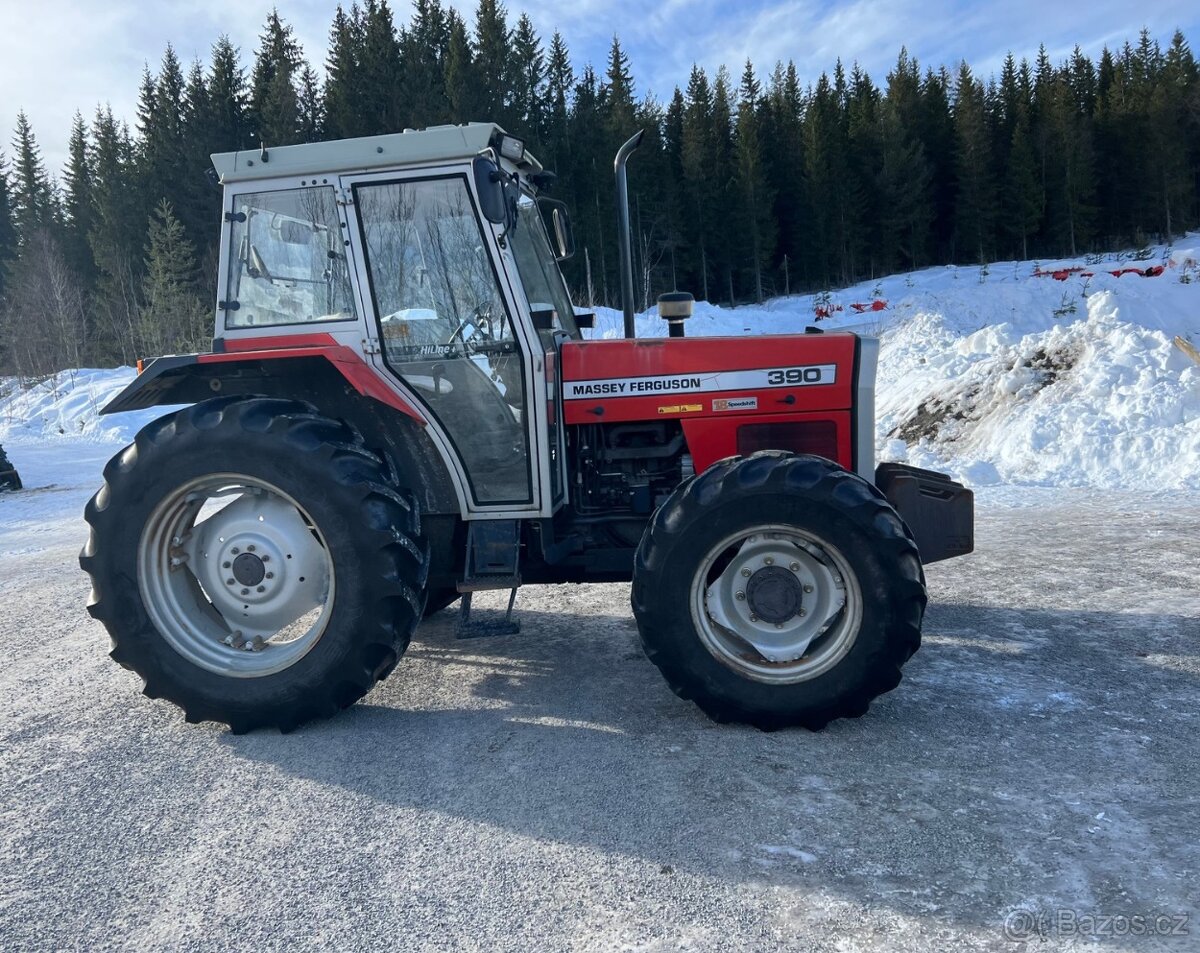 Traktor Massey Ferguson 390