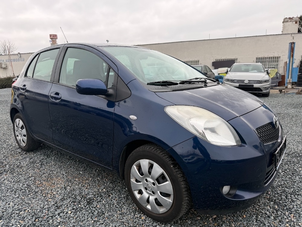 Toyota Yaris 1.3 VVT-I  64Kw