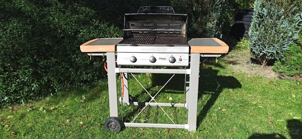 Zahradní grill Campingaz Adelaide 3