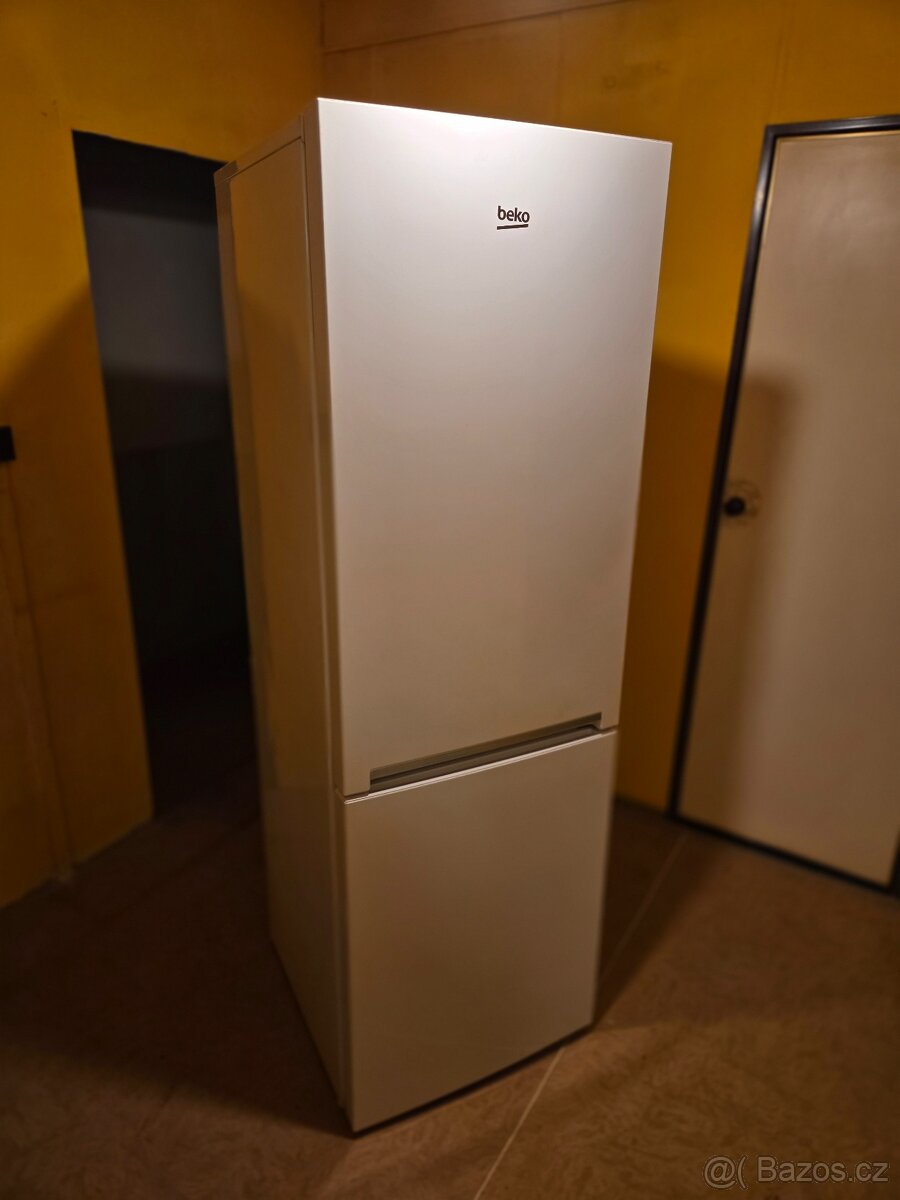 Lednice s mrazákem Beko