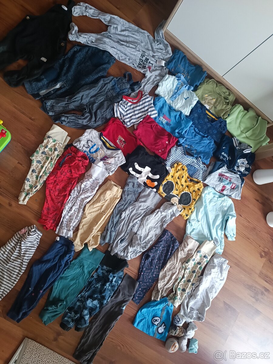 Velký balík oblečení 6-12 měsíců