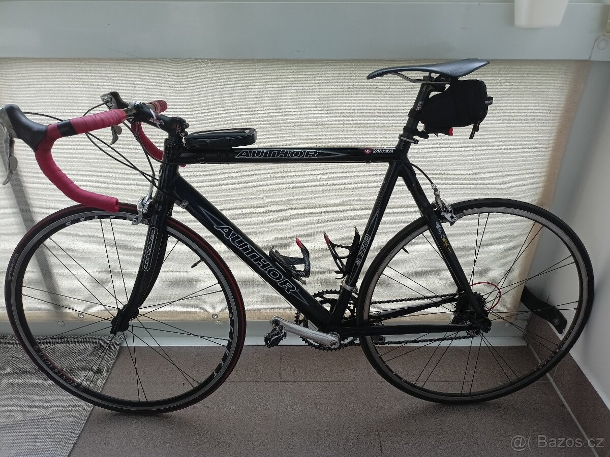 Silnicni kolo karbon