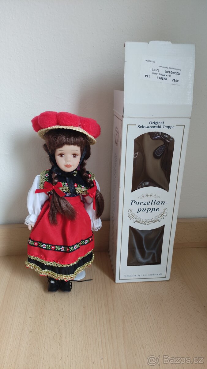 Porcelánová panenka 33 cm